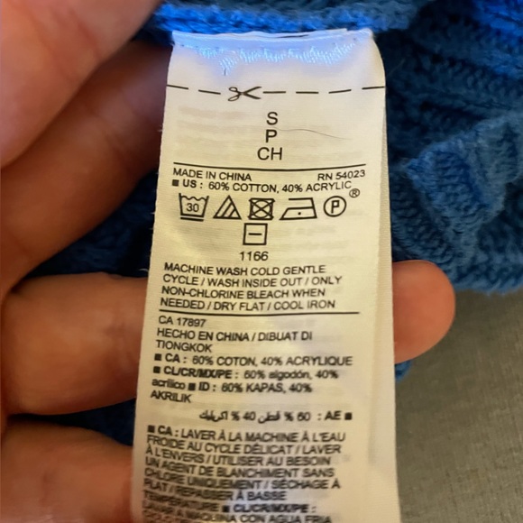 Old Navy blue sweater size Small - Picture 3 of 4